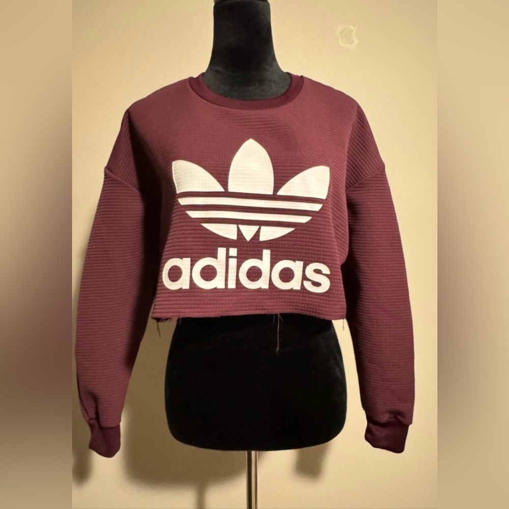 EUC Adidas Burgundy and White Long Sleeve Graphic Cropped Sweater size small
